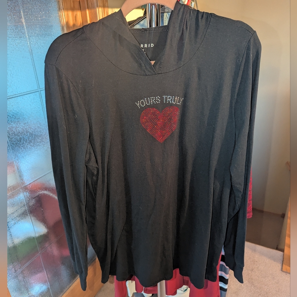 💛Torrid Yours Truly Heart Bedazzled Black Long Sleeve Hoodie 0